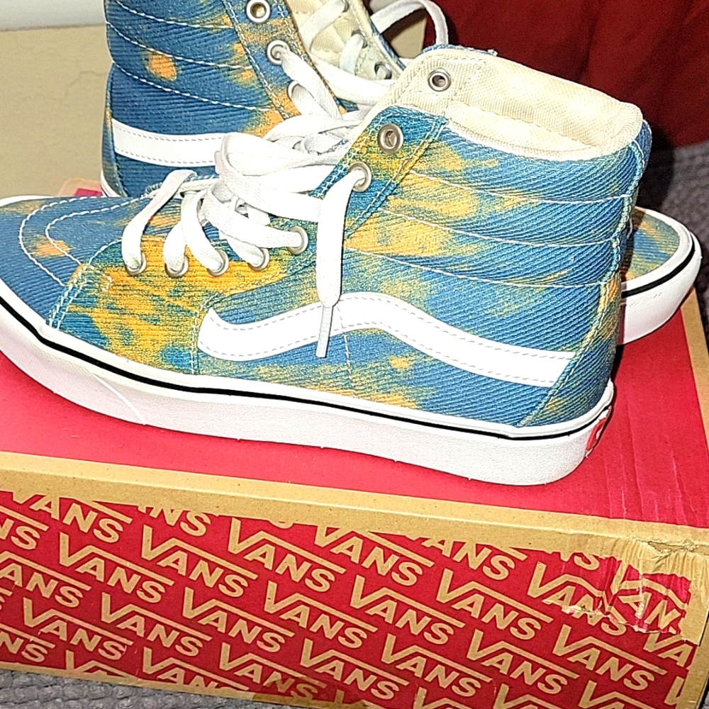 VANS - Picture 2 of 5